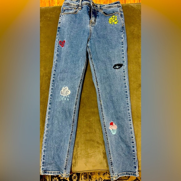 Little Girl’s Jeans with embroidered designs - Picture 1 of 3